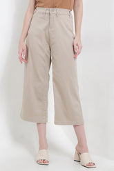 CDL Celana Pendek Slim Fit Wanita P0001F05A